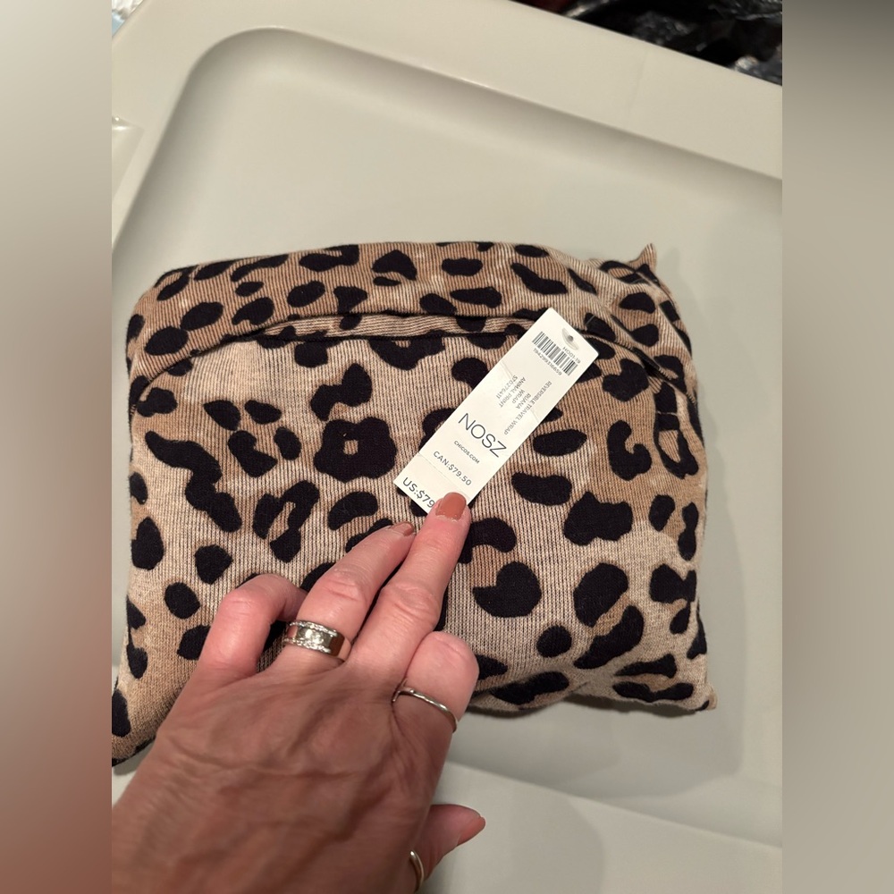 Chico’s Animal Print Reversible Travel Wrap Rauna with travel bag. - Picture 2 of 10